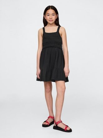 Vestido de tirantes de crochet con espalda cruzada para niños