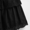 Vestido infantil con ojales en técnica mixta Vestido infantil con ojales en técnica mixta