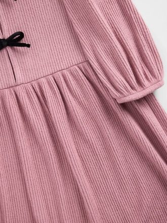 Vestido infantil de canalé suave con lazo en la parte delantera