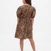 Vestido infantil de popelina con mangas abullonadas y estampado de leopardo Vestido infantil de popelina con mangas abullonadas y estampado de leopardo