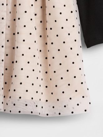 Vestido infantil de técnica mixta