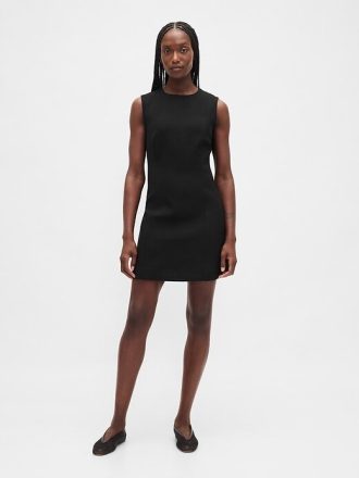 Vestido mini recto de cuello alto